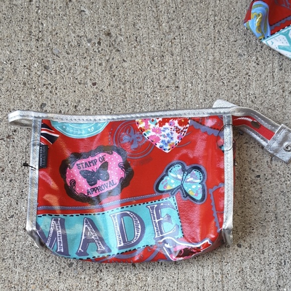 Kenneth Cole makeup and travel set. NWOT - Picture 3 of 4