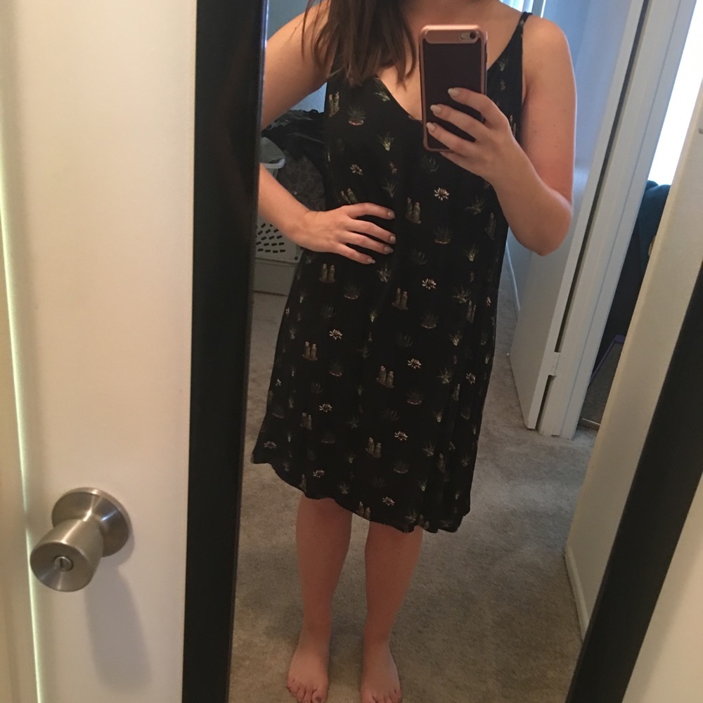 Topshop maternity dress. Cactus midi.