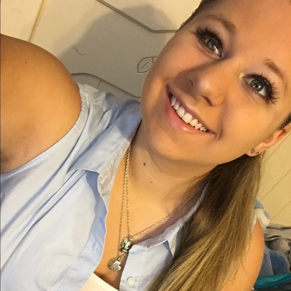 Meet your Posher, Ashley - Picture 1 of 1