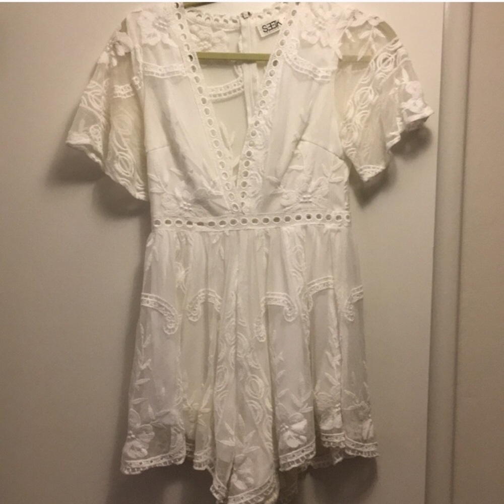 LF white lace romper size small. Perfect condition