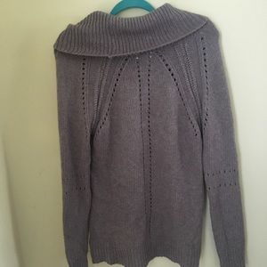 Oversized grey LOFT sweater. Cable knit pattern.
