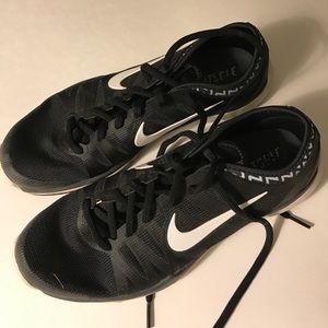 Nike Women's shoes. Size 9.5 Black
