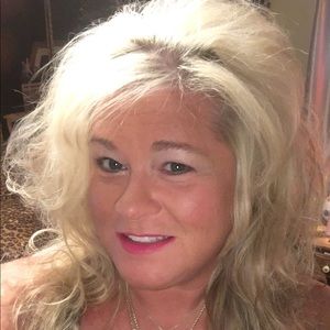 Meet your Posher, Christy