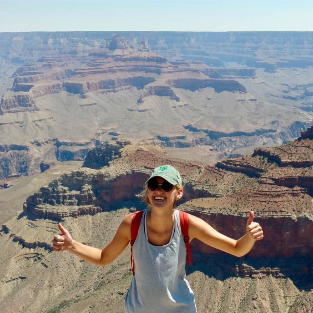 Meet your Posher, Alyssa