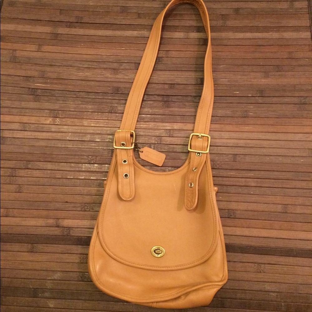 Vintage Coach cross body camel 9x10