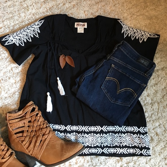 Pepin Embroidered Blouse - Picture 2 of 8