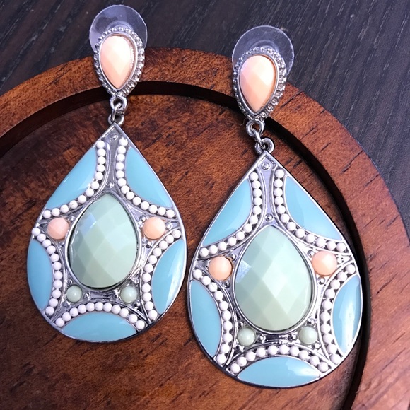 💙💎Beautiful Pastel Statement Earrings💎💙 NEW! - Picture 6 of 8