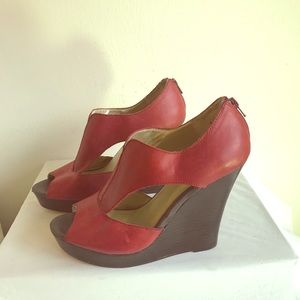 Super cute Red wedges. Size 10. Super cute Red wedges. Size 10.