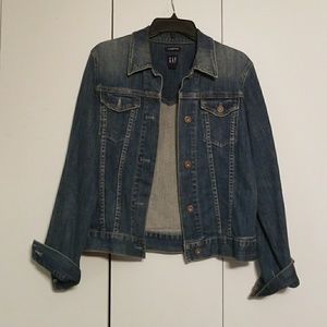 GAP denim jacket size Large GAP denim jacket size Large
