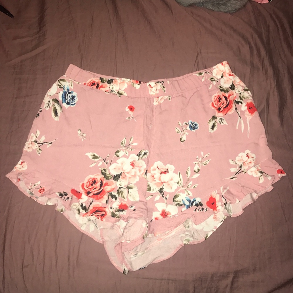Pac Sun Kendall&Kylie floral shorts NWT