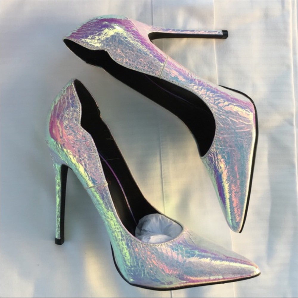 Holographic stilettos