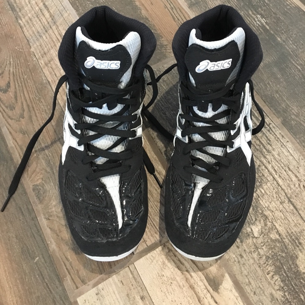 Asics wrestling shoes