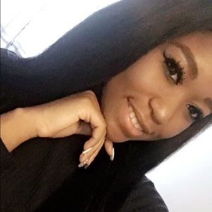 Meet your Posher, Carline