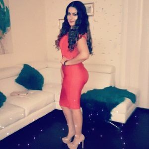 Meet your Posher, Bee