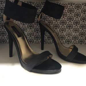 Size 7 Dollhouse heels Size 7 Dollhouse heels