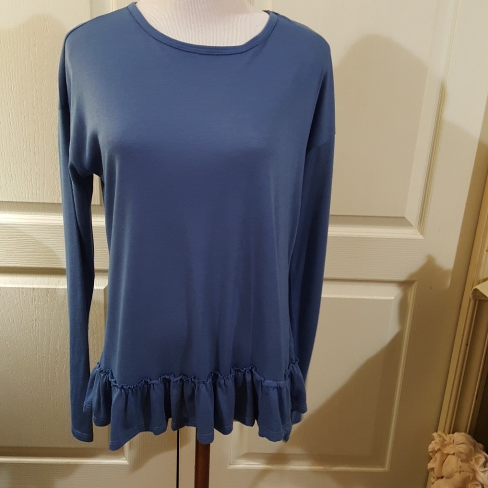 NWT. Rue 21 Blue Long Sleeve Top w/Ruffle. Sz. XL.