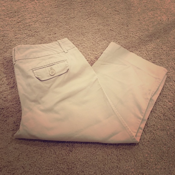 New York & Company Pants - NY&Co Classic Light Khaki Capris