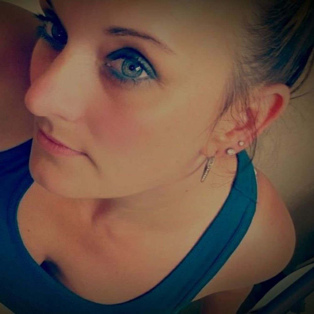 Meet your Posher, Danielle