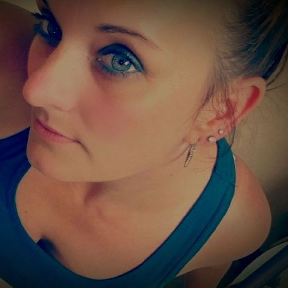 Meet your Posher, Danielle - Picture 1 of 1