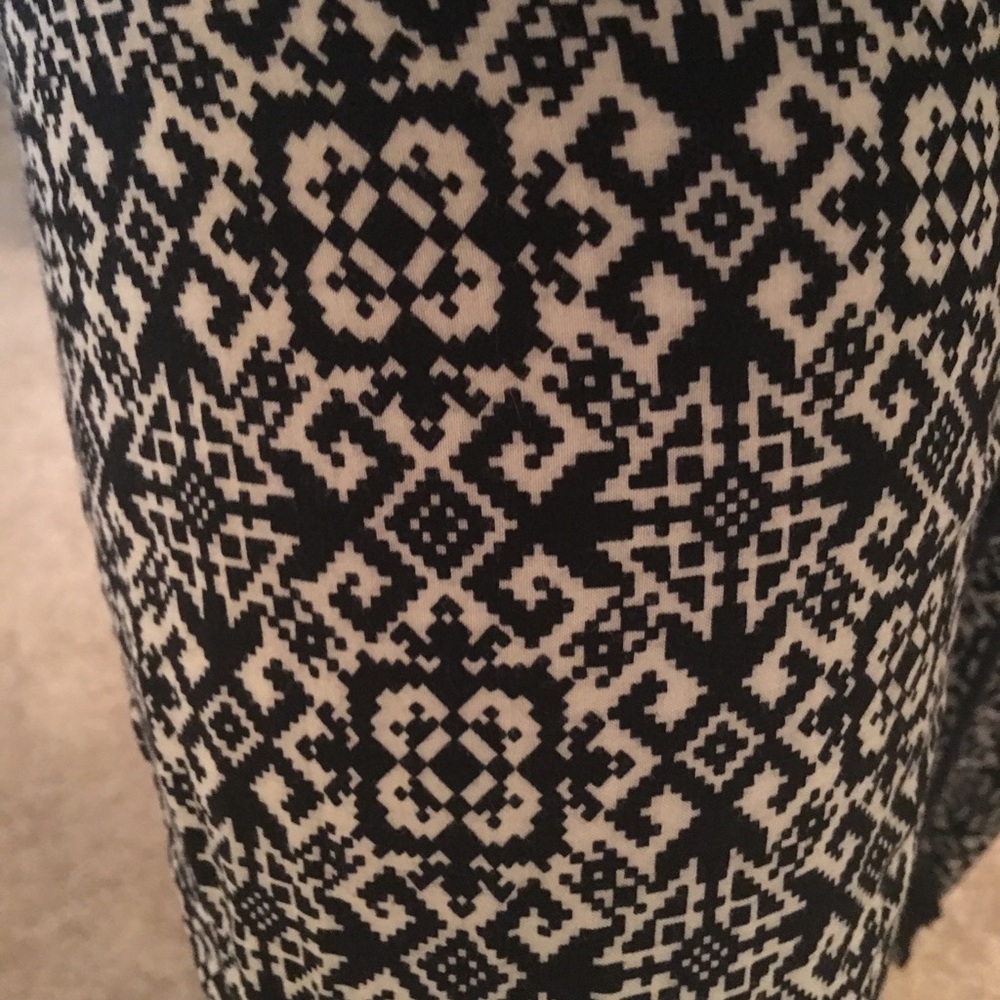 Black Patterned pants - Picture 2 of 5