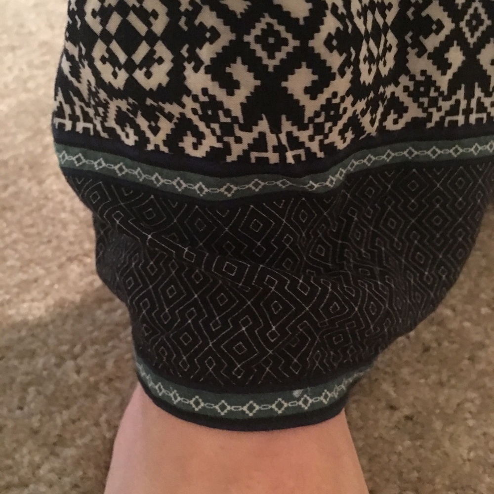 Black Patterned pants - Picture 3 of 5