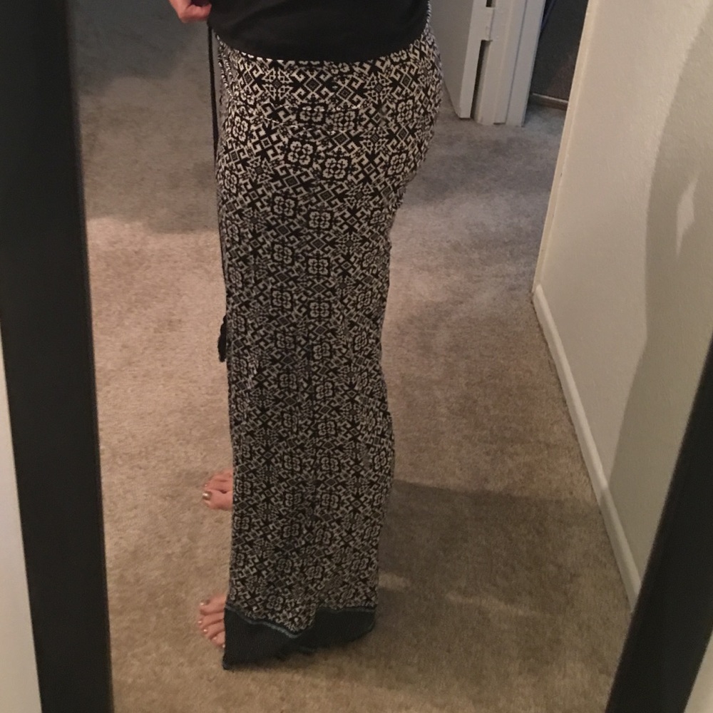 Black Patterned pants - Picture 4 of 5