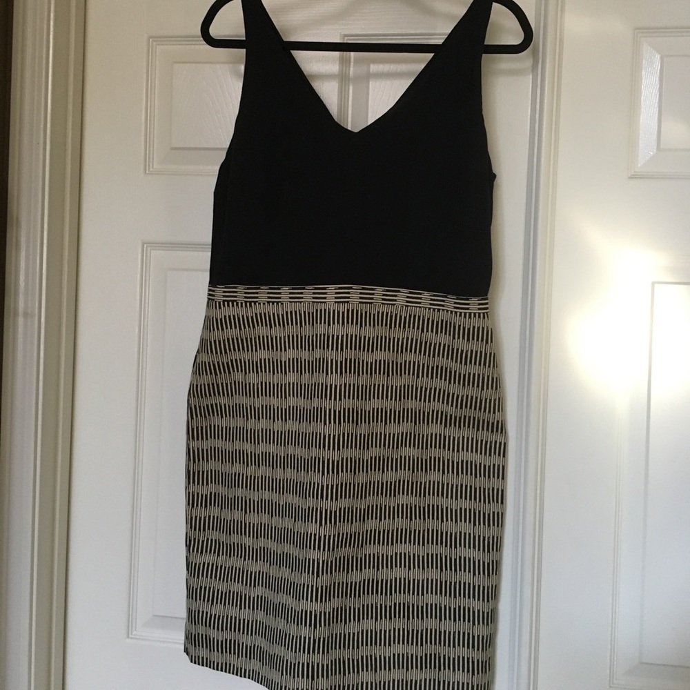 Sleeveless dress