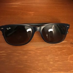 NEW WAYFARER Ray-Ban NWOT