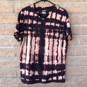 Men's tie dye v neck t shirt size large