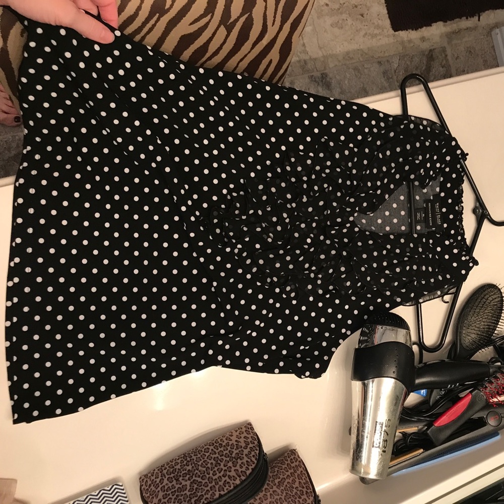 White House Black Market tank