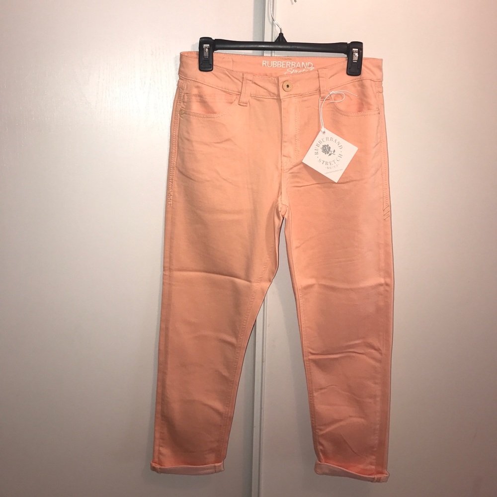 🆕RUBBERBAND STRETCH JEANS PEACH COLORED AND SOFT!