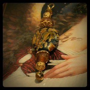 #0081 "Maid Marian" Medieval Dragon Vein Pendant