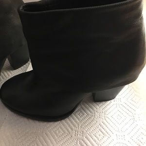 Vince Camuto boots 6.5