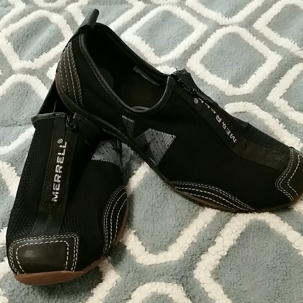Black mesh Merrell