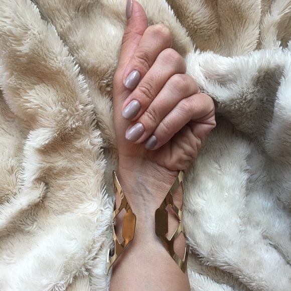 Gold Cuff Adjustable - Picture 2 of 3