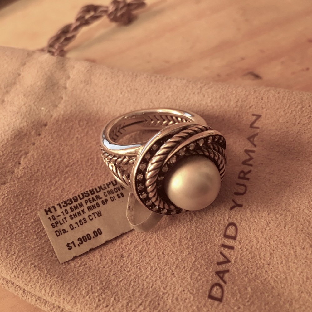 David Yurman Pearl Crossover Ring (Retail $1300)