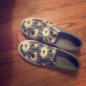 bucketfeet flower flats!