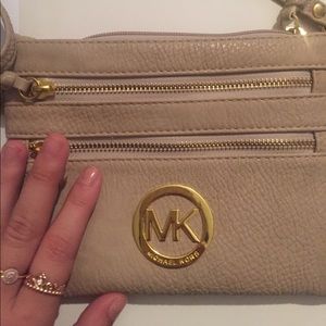 ✨✨FOR SALE✨✨Taupe Michael Kors Crossbody Bag