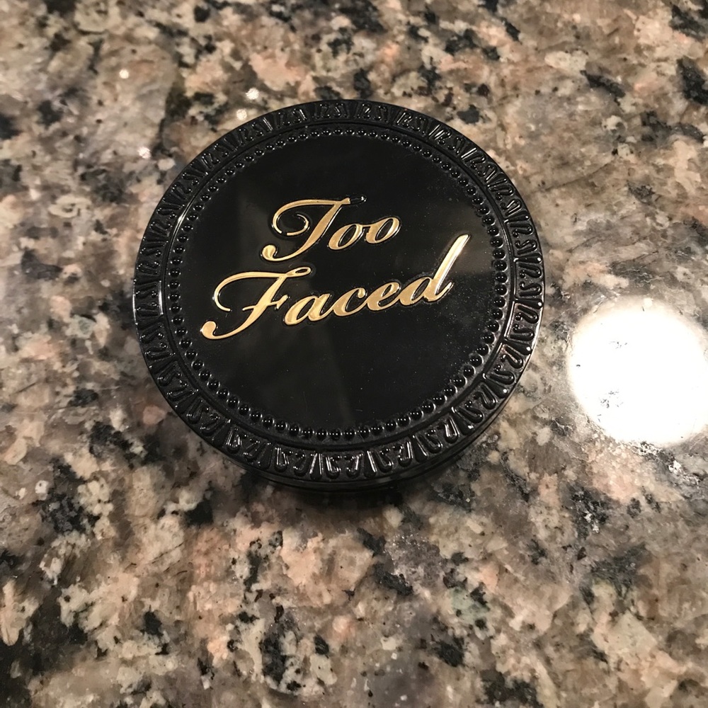 Too faced Foundation powder in perfect nude