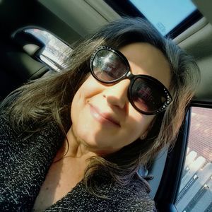 Meet your Posher, Sharon