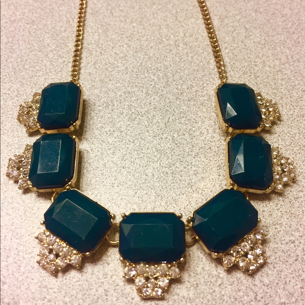 Diamond detailed necklace