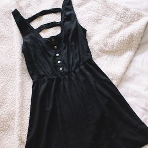 Forever 21 || Black Cross Back Dress Forever 21 || Black Cross Back Dress