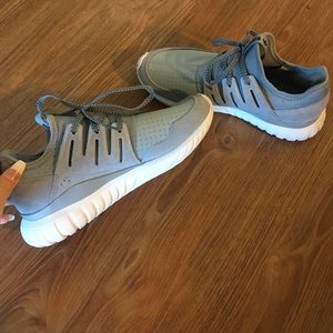 Adidas Tubular Radial men's size 6 women's 7.5-8