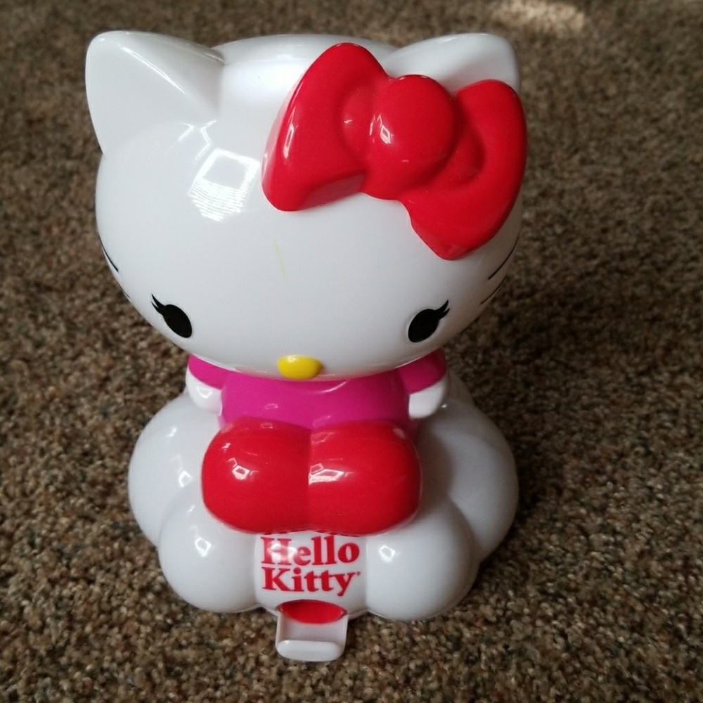 Hello Kitty Vending Machine