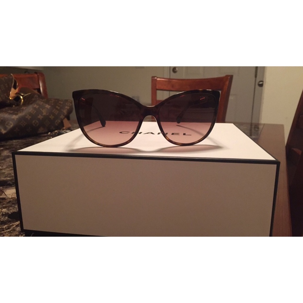 Chanel Butterfly Chain Sunglasses 🦋