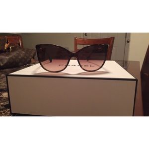 Chanel Butterfly Chain Sunglasses 🦋