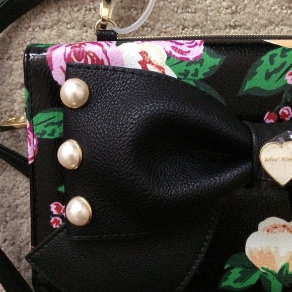 Betsey Johnson black floral crossbody pearl bow - Picture 2 of 6