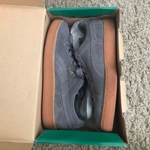 Puma grey gum bottoms size 5y Puma grey gum bottoms size 5y
