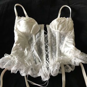 ⬇️White lace and sheer corset with padded cups
