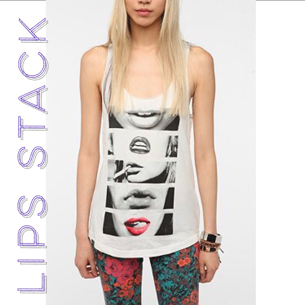 Lip Stack tank top 💋